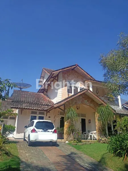 image VILLA DIJUAL LOKASI STRATEGIS DI KOTA BATU DEKAT DENGAN BANYAK WAHANA WISATA TERKENAL DI BATU (1)