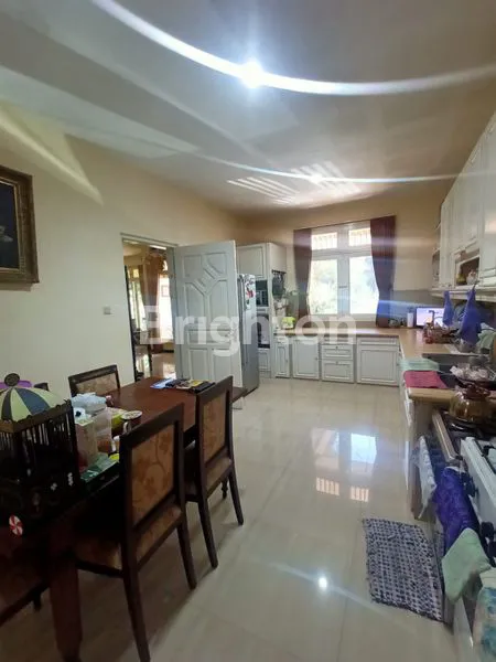 image VILLA DIJUAL LOKASI STRATEGIS DI KOTA BATU DEKAT DENGAN BANYAK WAHANA WISATA TERKENAL DI BATU (2)