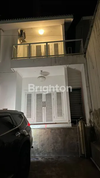 image RUMAH 2 LANTAI  TERAWAT BERSIH SIAP HUNI (6)