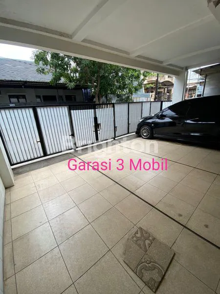 image RUMAH 2 LANTAI BEBAS BANJIR BONUS 4 AC DAN LAMPU KRISTAL CARPORT MUAT 3 MOBIL DI JELAMBAR JAKARTA BARAT (4)