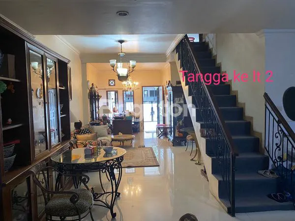 image RUMAH 2 LANTAI BEBAS BANJIR BONUS 4 AC DAN LAMPU KRISTAL CARPORT MUAT 3 MOBIL DI JELAMBAR JAKARTA BARAT (1)