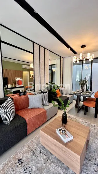 image HUNIAN NYAMAN DI SURABAYA BARAT TERLETAK DI LOKASI YANG CUKUP TERKENAL. 3 LANTAI DENGAN ATTIC ROOM. NEWEST PROJECT AT NORTHWEST CENTRAL CITRALAND (7)