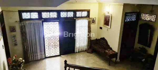 image RUMAH TOMANG 2 LANTAI, MEWAH, FULL FURNISHED, BEBAS BANJIR (7)
