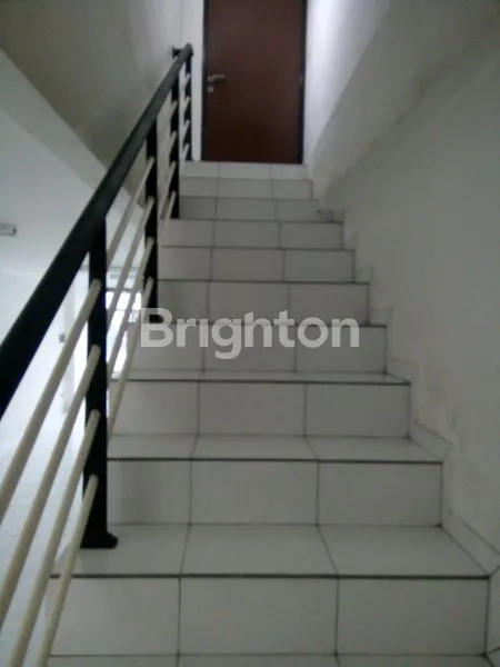 image RUKO INTERKOTA 3 1/2 LANTAI. BARU RENOV, DEKAT DURI KOSAMBI (5)