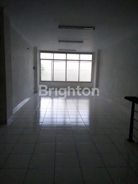 image RUKO INTERKOTA 3 1/2 LANTAI. BARU RENOV, DEKAT DURI KOSAMBI (6)