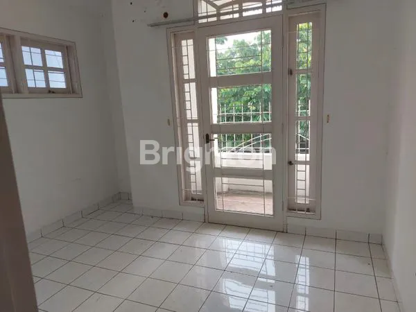 image RUMAH LUAS DALAM CLUSTER KOTA WISATA (3)