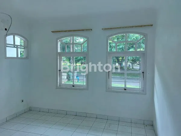 image RUMAH LUAS DALAM CLUSTER KOTA WISATA (2)