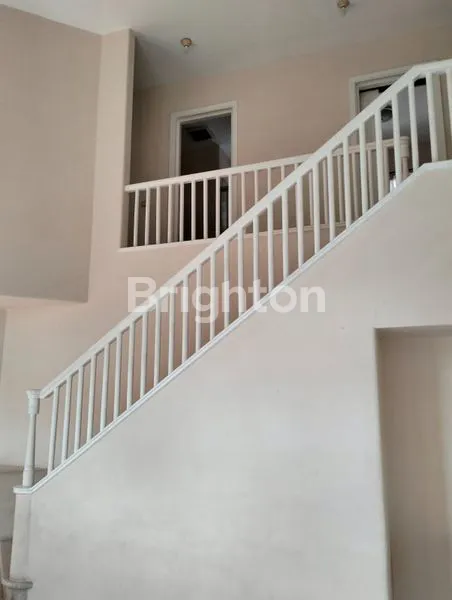 image RUMAH MEWAH DAN ASRI 2 LANTAI SENTUL CITY (5)