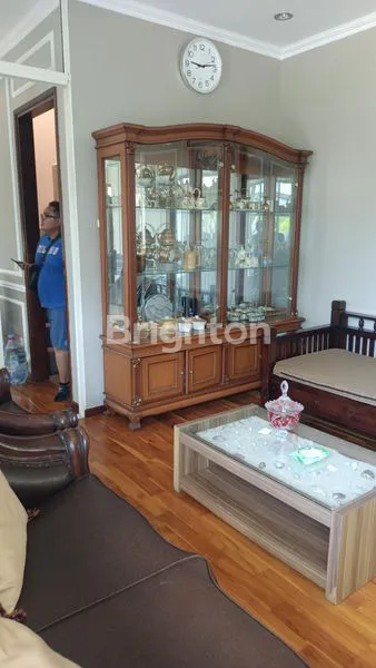 image REPOSISI HARGA BAGI YANG SERIUS RUMAH 2 LT TATAR LARANG TAPA KOTA BARU PARAHYANGAN - FULL FURNISHED (7)