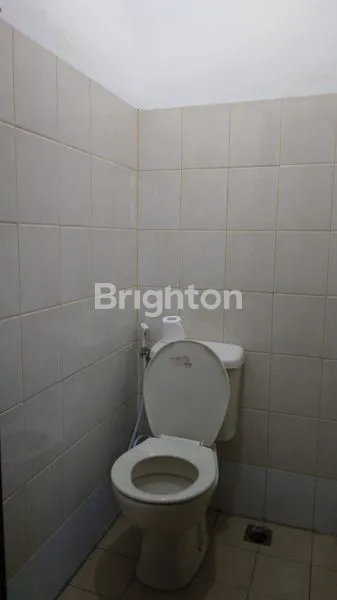 image RUMAH 2 LANTAI SEMI FURNISH BERSIH TERAWAT DI TENGAH KOTA BALIKPAPAN (1)