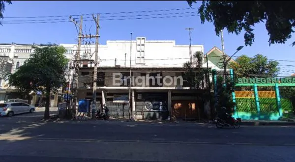 image RUMAH LANGKA DI NGAGEL COCOK UNTUK PERKANTORAN (1)