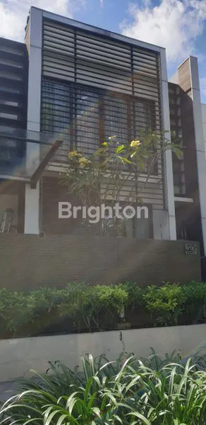 image RUMAH MEWAH PLATINUM GRAHA FAMILI SURABAYA BARAT DEKAT PAKUWON MALL (2)