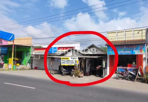 RUMAH HITUNG TANAH DEKAT PASAR DI TULUNGAGUNG