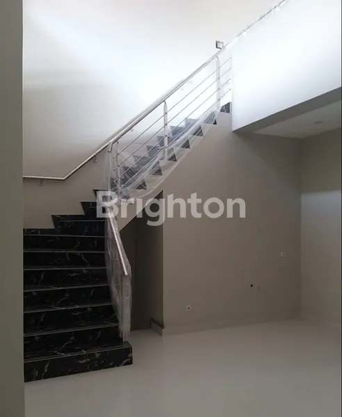 image NEW GRESS MINIMALIS RAYA NGAGEL JAYA UTARA ROW JALAN KEMBAR (4)