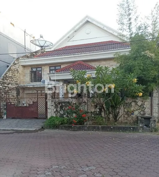 image RUMAH SIMPANG DARMO PERMAI UTARA SURABAYA (1)