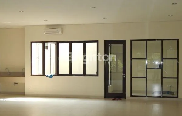 image RUKO MEWAH STRATEGIS, PINGGIR JALAN RAYA, COCOK UNTUK CAFE, SHOW ROOM ATAU USAHA LAINNNYA. (2)