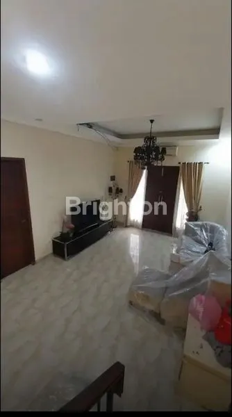 image RUMAH BAGUS DAN NYAMAN DALAM CLUSTER DI CIPUTAT, DEKAT BINTARO EXCHANGE MALL (3)