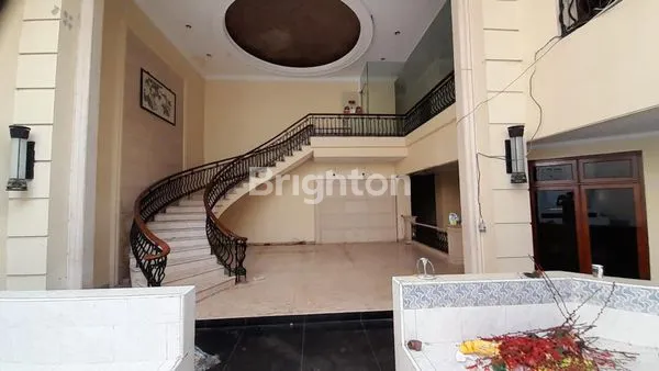 image RUMAH MEWAH POSISI HOOK DI DANAU SUNTER JAKARTA UTARA (3)