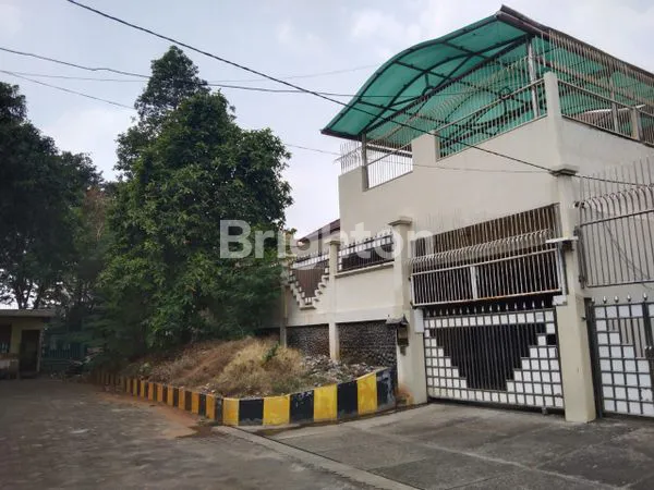 image RUMAH MEWAH POSISI HOOK DI DANAU SUNTER JAKARTA UTARA (1)