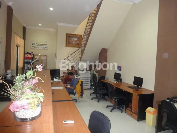 image PERKANTORAN ADA TEMPAT TINGGAL, LOKASI STRATEGIS (3)