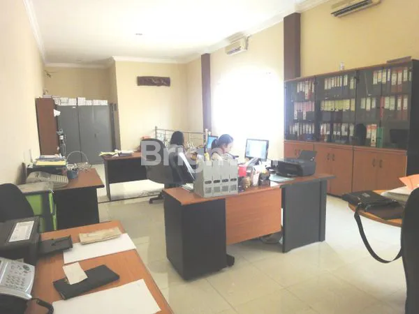image PERKANTORAN ADA TEMPAT TINGGAL, LOKASI STRATEGIS (7)