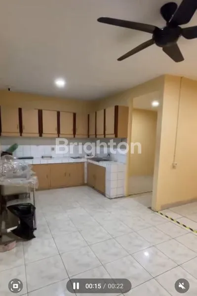 image RUMAH DI PINGGIR JALAN UTAMA DI BINTARO, JAKARTA SELATAN. COCOK UNTUK USAHA. (4)