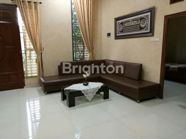 image RUMAH MEWAH CANTIK,LUAS DAN STRATEGIS HARGA BAIK,DI PONDOK RANJI CIPUTAT. (3)