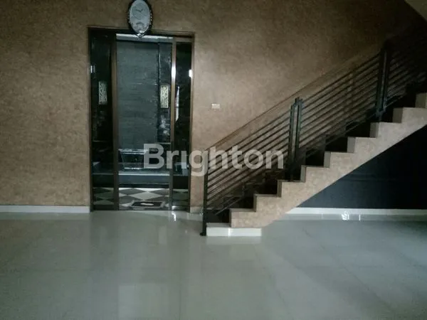 image RUMAH MEWAH CANTIK,LUAS DAN STRATEGIS HARGA BAIK,DI PONDOK RANJI CIPUTAT. (4)