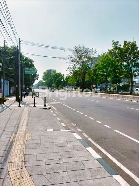 image RUKO 4 LANTAI DI JALAN PEMUDA RAYA, RAWAMANGUN - JAKARTA TIMUR (2)