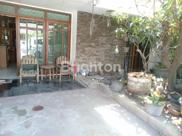 image RUMAH SECOND KETINTANG STRATEGIS DEKAT KAMPUS UNESA (2)