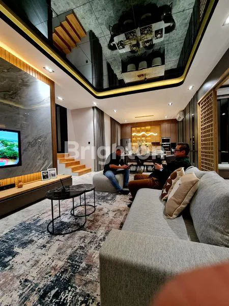 image RUMAH MEWAH 3 LANTAI VASTU JAKARTA GARDEN CITY CAKUNG JAKARTA TIMUR (8)