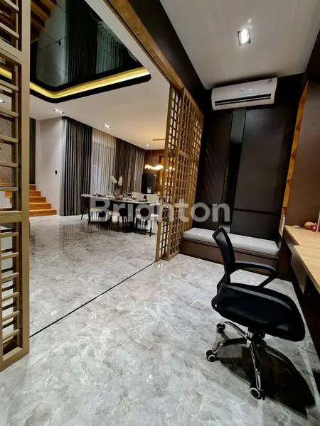 image RUMAH MEWAH 3 LANTAI VASTU JAKARTA GARDEN CITY CAKUNG JAKARTA TIMUR (7)