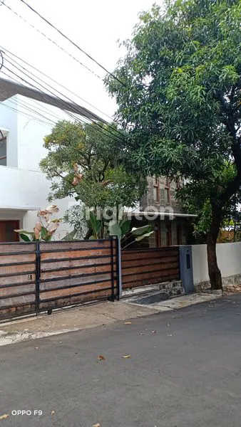 image RUMAH COCOK UNTUK KOS EXCLUSIVE DI KEMANG, BANGUNAN 2 LANTAI, LOKASI SANGAT STRATEGIS (1)
