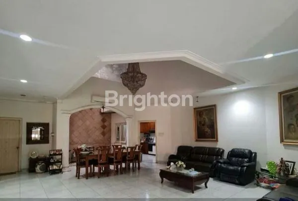 image RUMAH ASRI DI KAWASAN JAKARTA SELATAN (2)