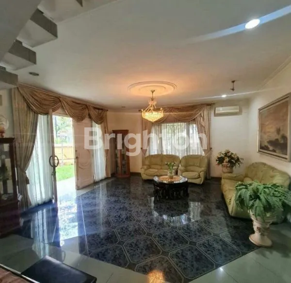 image RUMAH ASRI DI KAWASAN JAKARTA SELATAN (3)