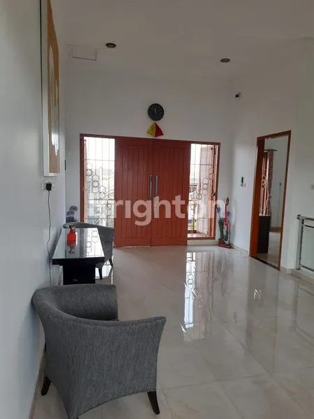 image RUMAH SEWA ISTIMEWA FULL FURNISHED FAJAR INDAH DEKAT JIH SOLO (2)