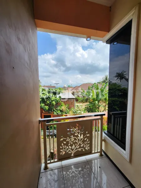 image RUMAH HOOK DEKAT GOR KEN AROK ARJOWINANGUN (7)