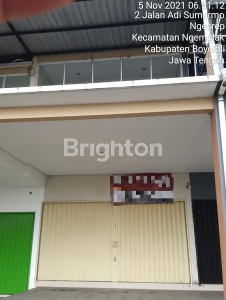 image RUKO SIAP PAKAI!! LOKASI BAGUS DAN STRATEGIS!!! HANYA 2 MENIT KE BANDARA SOLO!! ROW JALAN 5 MOBIL PAPASAN!! LAHAN PARKIR LUAS!! (1)