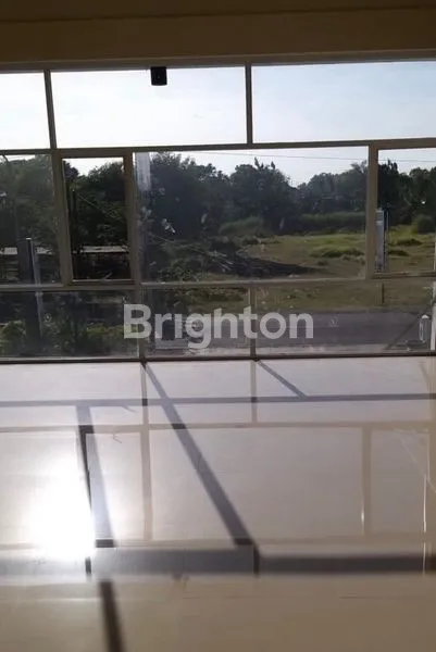 image RUKO SIAP PAKAI!! LOKASI BAGUS DAN STRATEGIS!!! HANYA 2 MENIT KE BANDARA SOLO!! ROW JALAN 5 MOBIL PAPASAN!! LAHAN PARKIR LUAS!! (3)