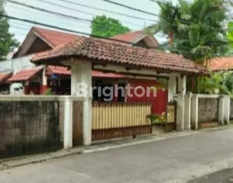 image RUMAH YANG STRATEGIS NYAMAN SIAP HUNI PANGKAL JATI JAKARTA SELATAN (2)