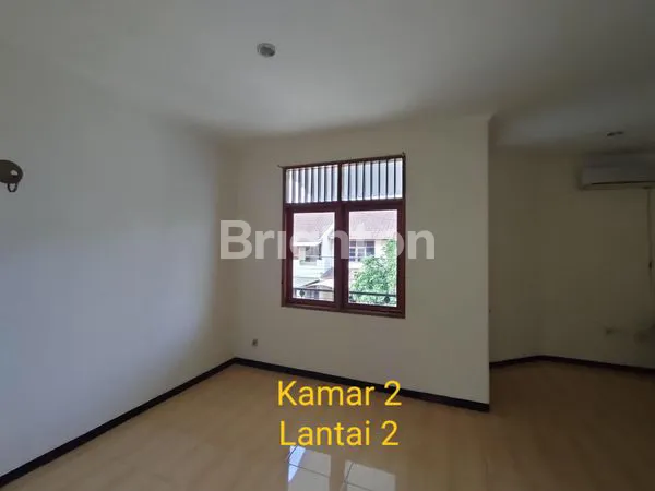 image RUMAH 2.5 LANTAI SIAP HUNI DI LINGKUNGAN NYAMAN DAN ASRI (6)
