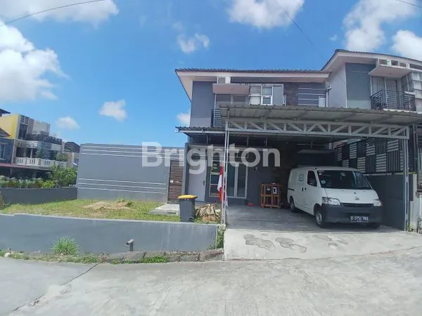 image RUMAH 2 LANTAI  BERSIH TERAWAT DI PERUMAHAN REGENCY (1)