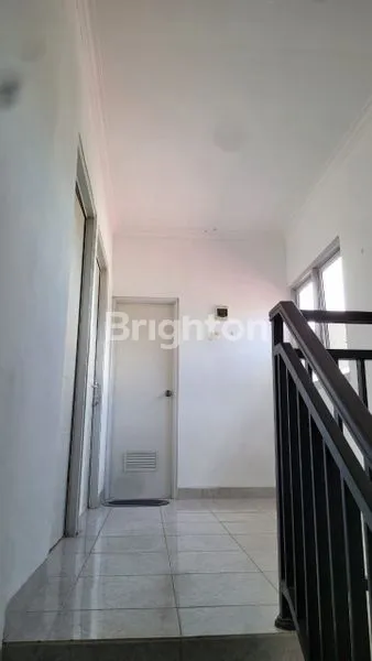 image RUMAH 2 LANTAI  BERSIH TERAWAT DI PERUMAHAN REGENCY (5)