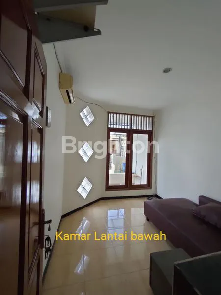 image RUMAH 2.5 LANTAI SIAP HUNI DI LINGKUNGAN ASRI DAN NYAMAN (3)