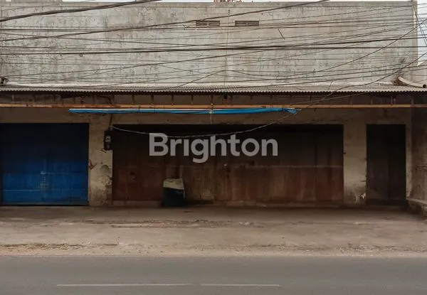 image GUDANG BESAR YANG TERLETAK DI LOKASI STRATEGIS DEKAT AKSES KE PINTU TOL SAWOJAJAR KOTA MALANG DAN PINTU TOL PAKIS (1)