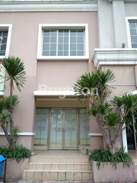 RUKO YANG COCOK UNTUK USAHA LAUNDRY, RESTORAN, SALON, OFFICE DAN LAIN LAGI. LOKASI YANG STRATEGIS DEKAT PAKUWON TRADE CENTER, PAKUWON MALL DAN PERUMAHAN PAKUWON INDAH SURABAYA BARAT