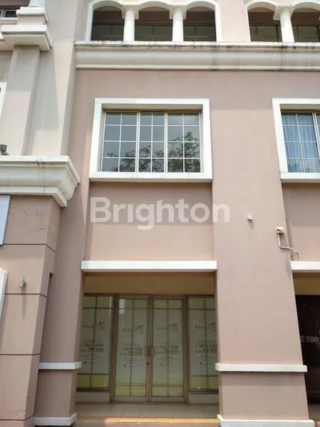 RUKO YANG COCOK UNTUK USAHA LAUNDRY, RESTORAN, SALON, OFFICE DAN LAIN LAGI. LOKASI YANG STRATEGIS DEKAT PAKUWON TRADE CENTER, PAKUWON MALL DAN PERUMAHAN PAKUWON INDAH SURABAYA BARAT