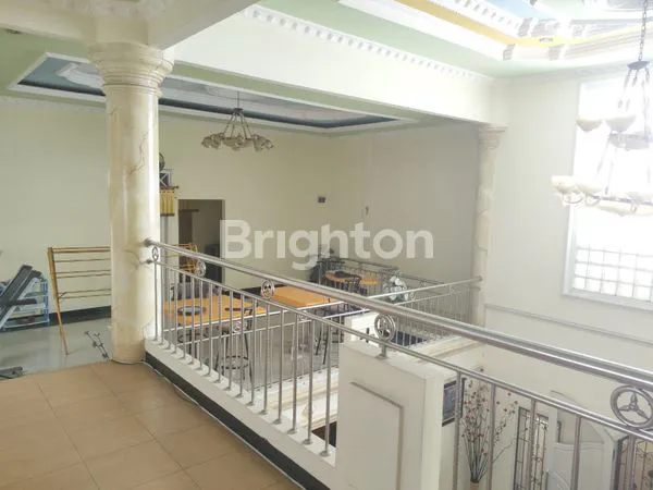 image RUMAH FULL FURNISHED LOKASI TENGAH KOTA PUSAT BISNIS DEKAT 2 MALL. (4)