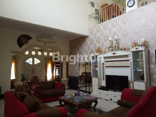 image RUMAH FULL FURNISHED LOKASI TENGAH KOTA PUSAT BISNIS DEKAT 2 MALL. (8)