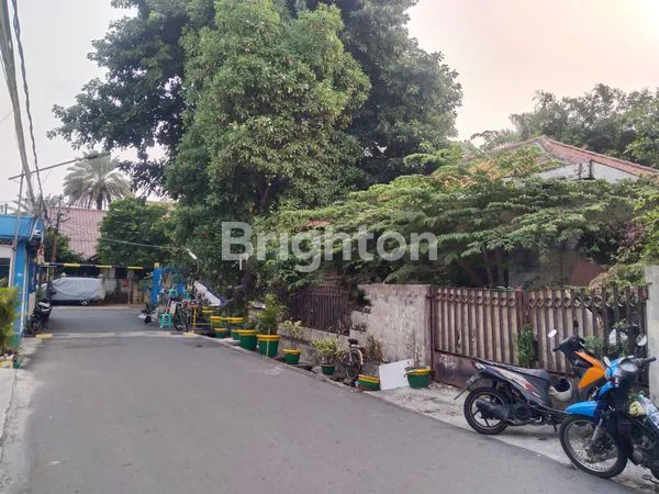image RUMAH TANJUNG DUREN, HITUNG TANAH, HOEK, PINGGIR JALAN BESAR, LOKASI STRATEGIS  (3)